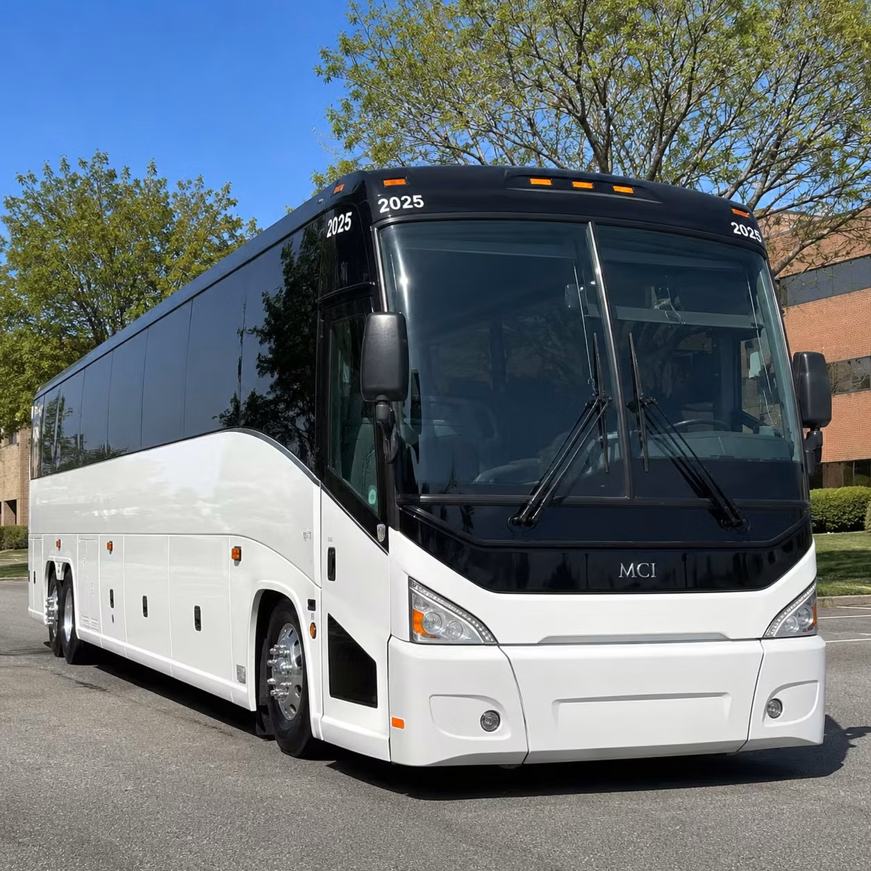 construction site and workforce shuttle solutions in the fargo metro